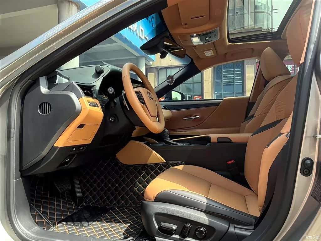 Lexus ES, 2025 9