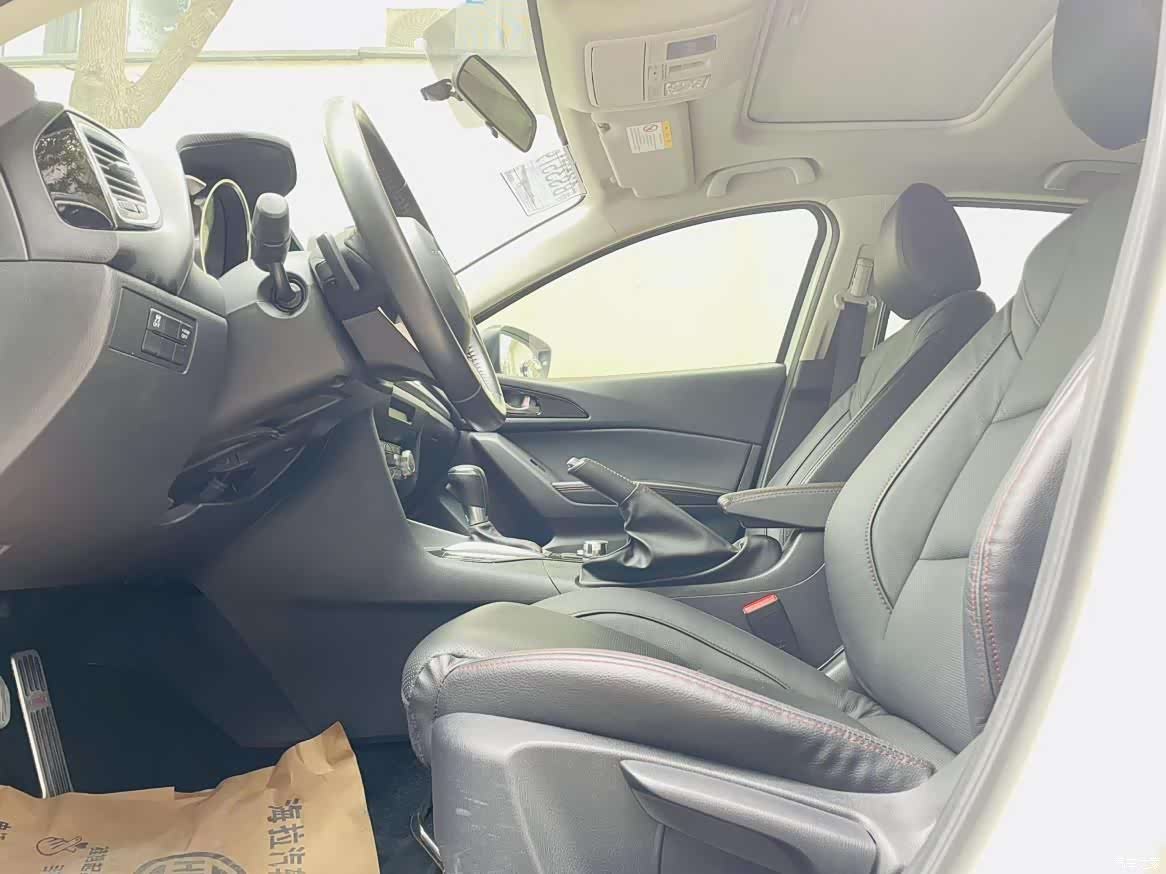 Mazda Mazda3, 2015 16