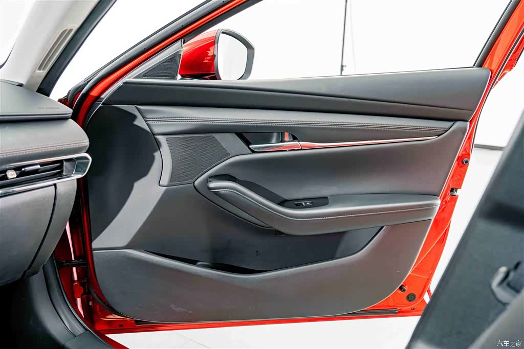 Mazda Mazda3, 2022 14