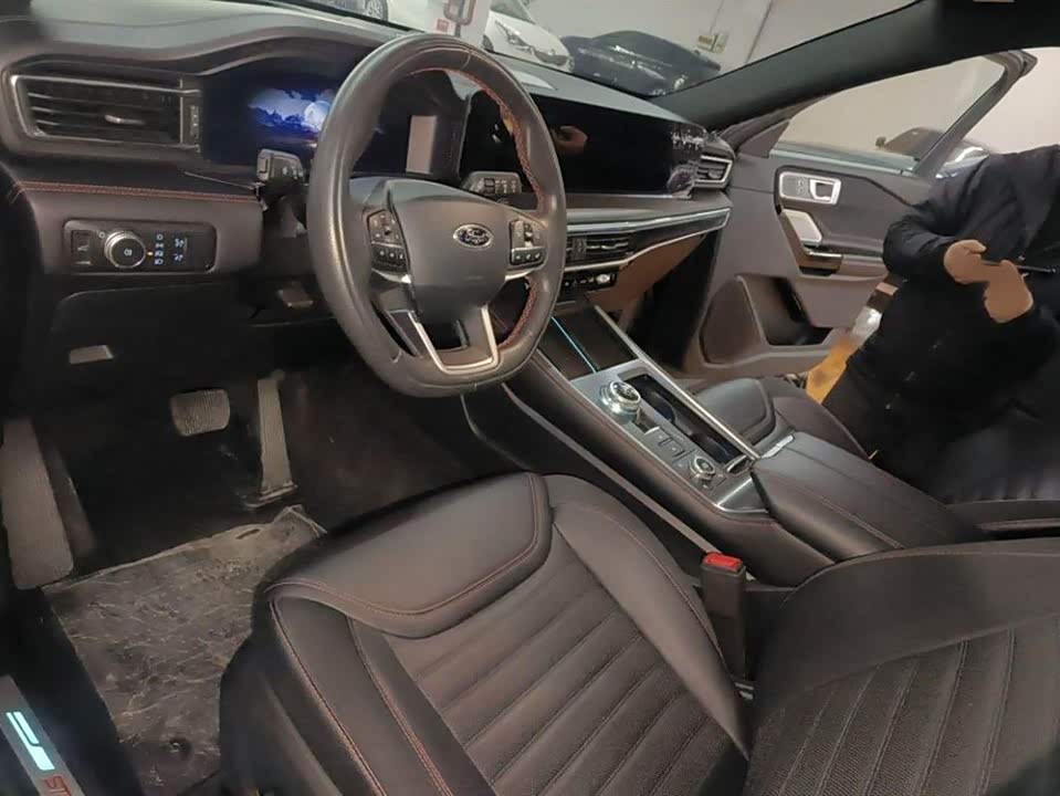 Ford Explorer Ford Explorer