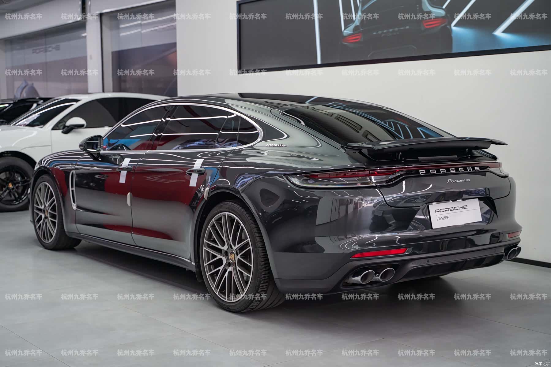 Porsche Panamera, 2023 все фото