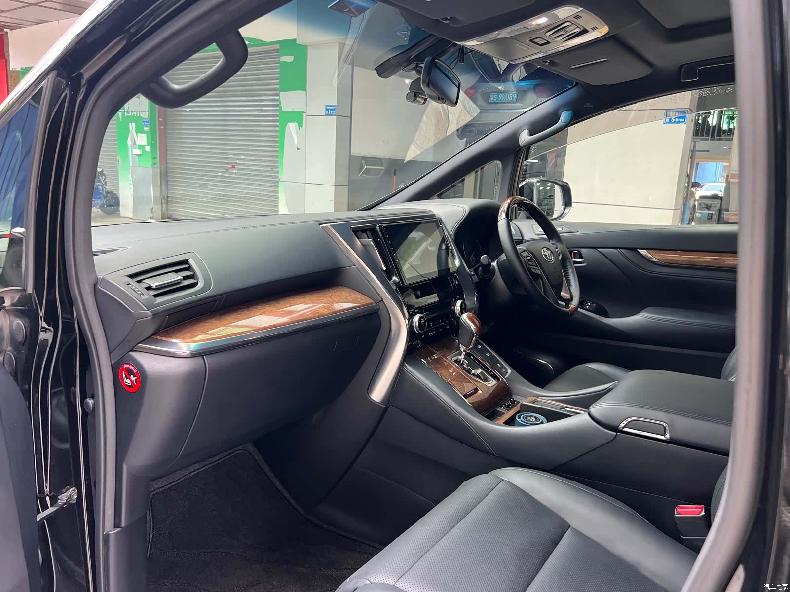 Toyota Alphard, 2015 18