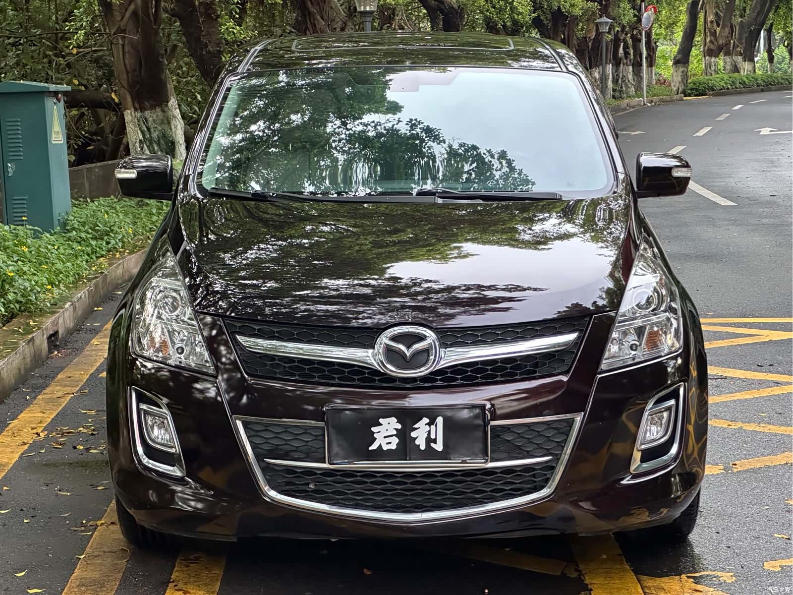 Mazda 8, 2012 3