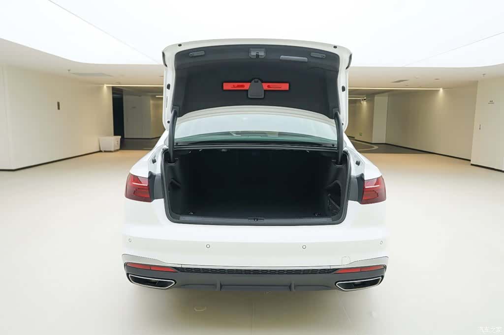 Audi A4L, 2023 6