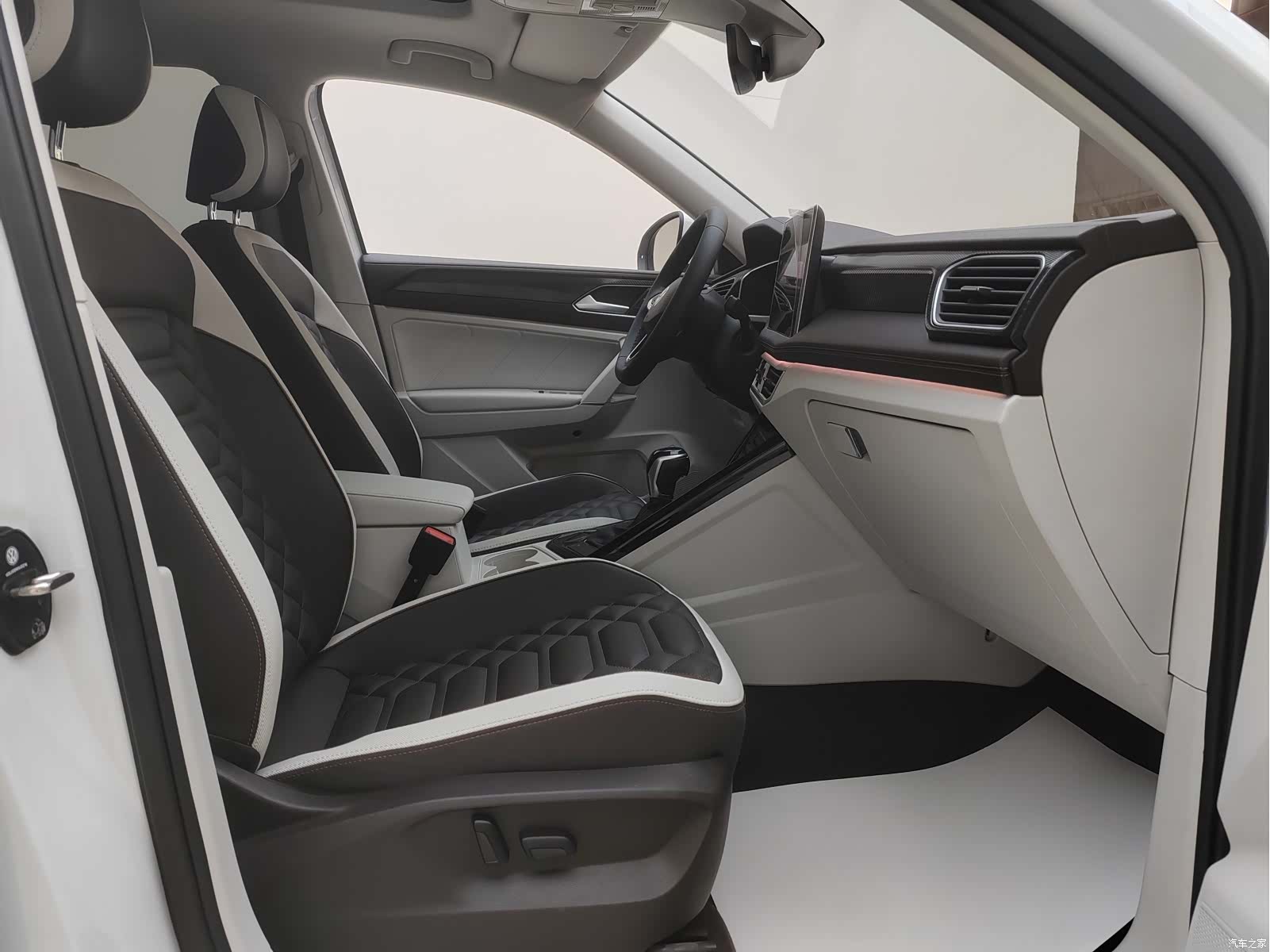 Volkswagen Tayron, 2023 21