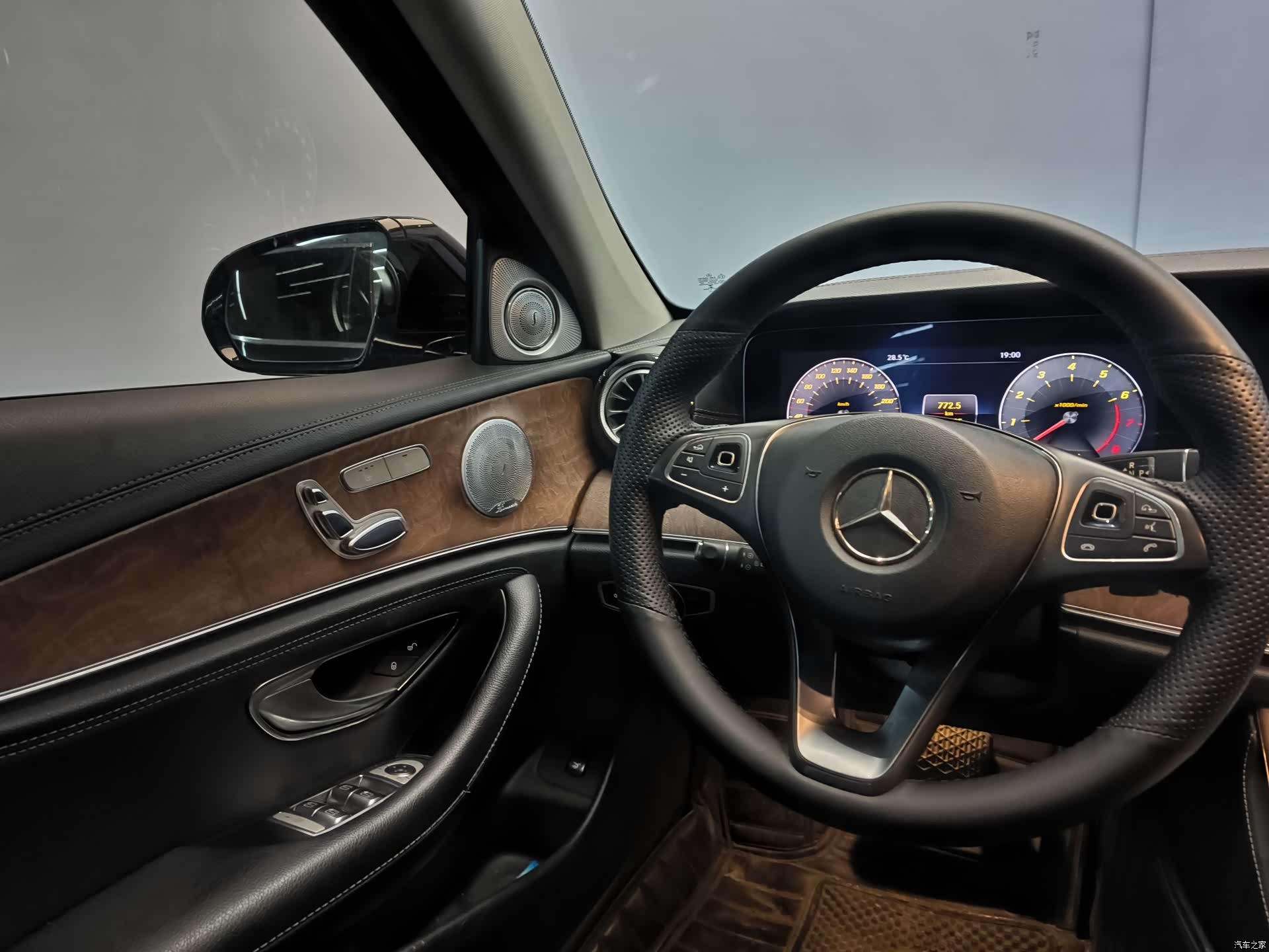 Mercedes-Benz E-Class, 2018 13