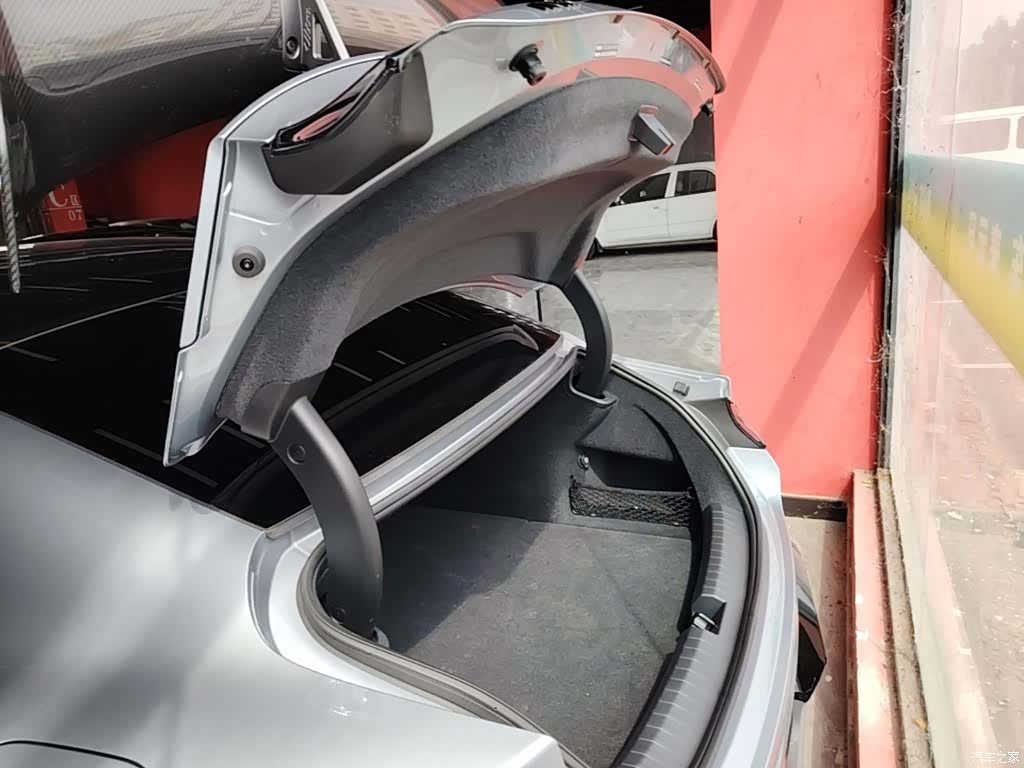 Xiaomi SU7, 2025 15