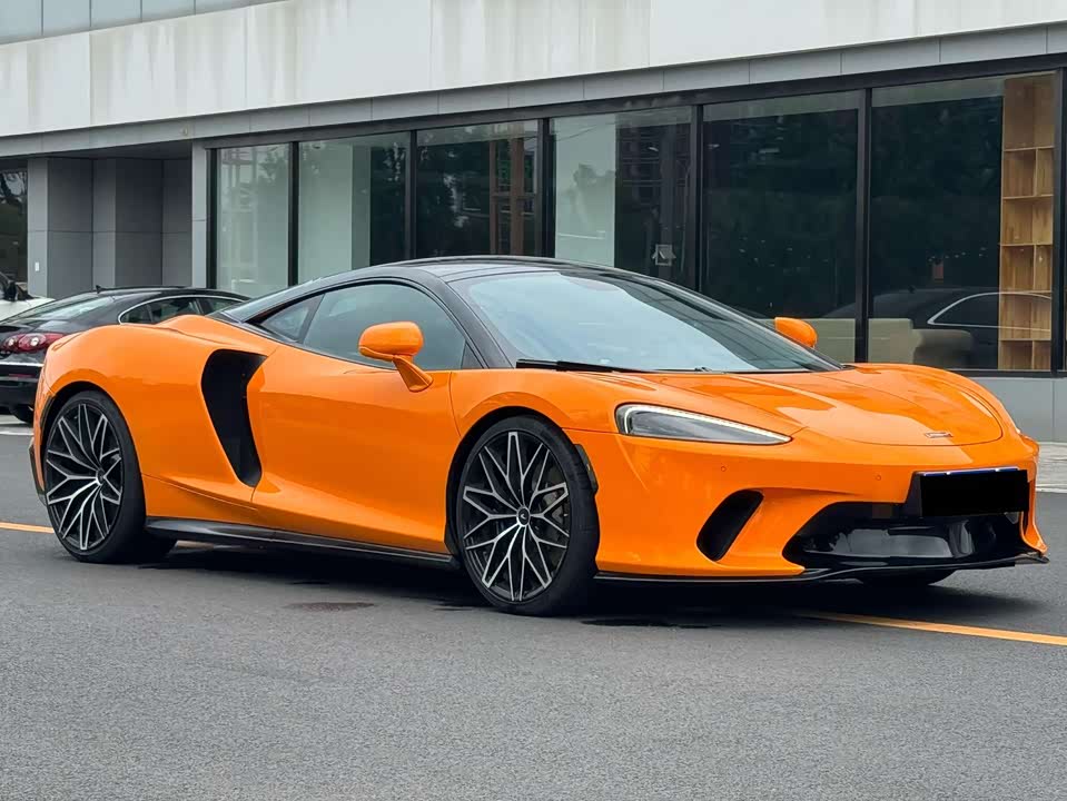 McLaren GT