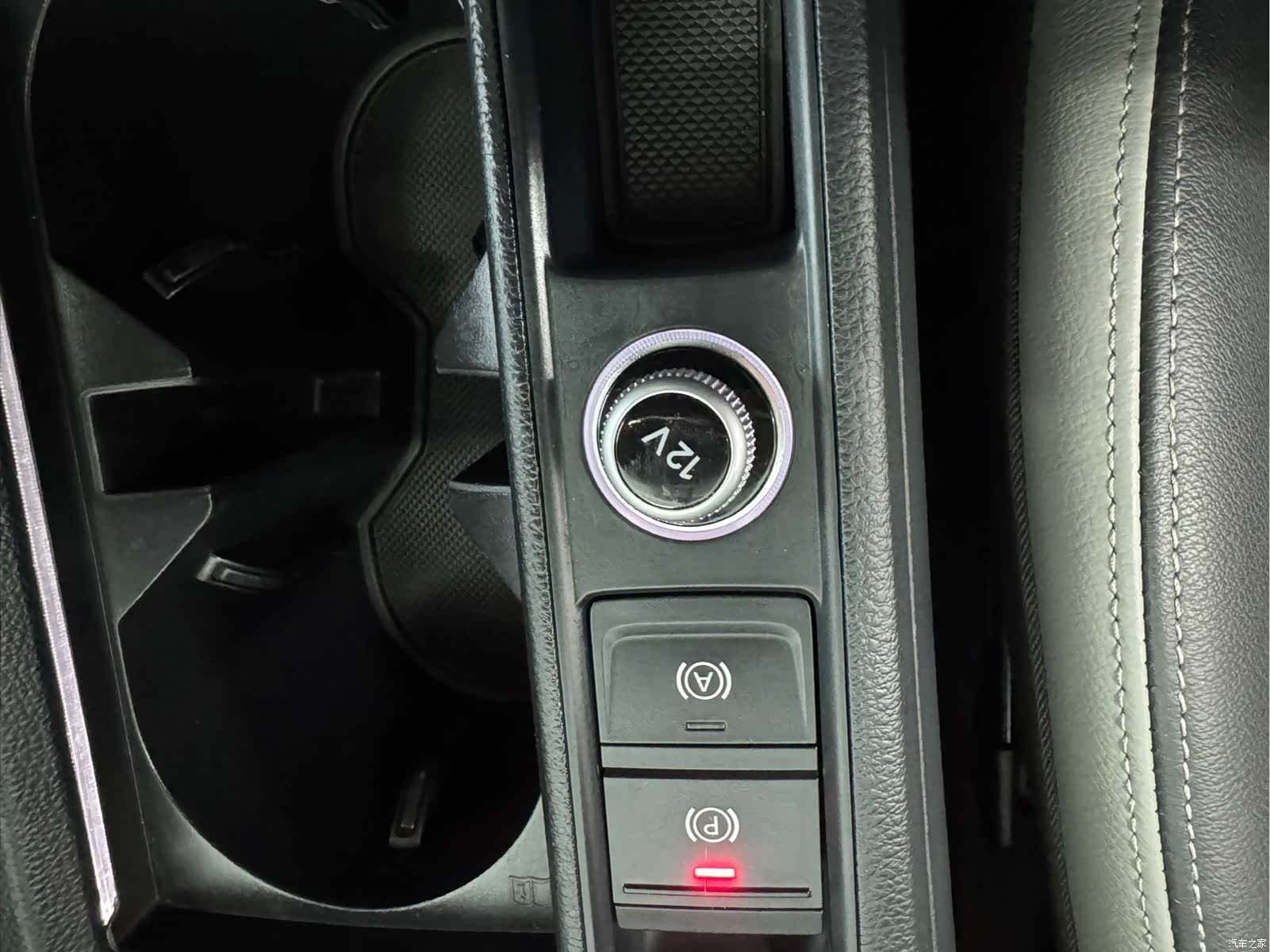 Audi Q3, 2023 13