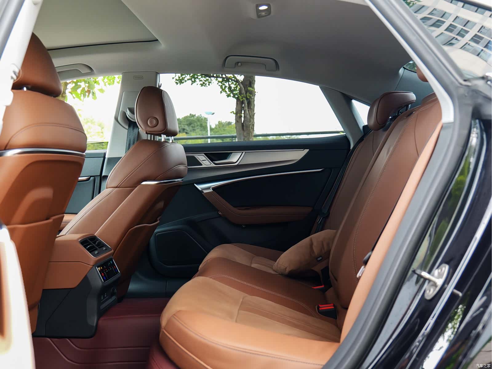 Audi A7L, 2024 9