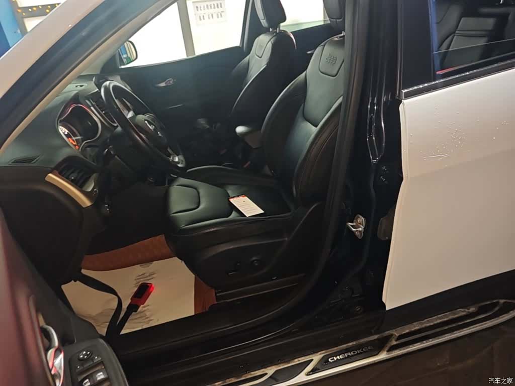Jeep Cherokee, 2017 15