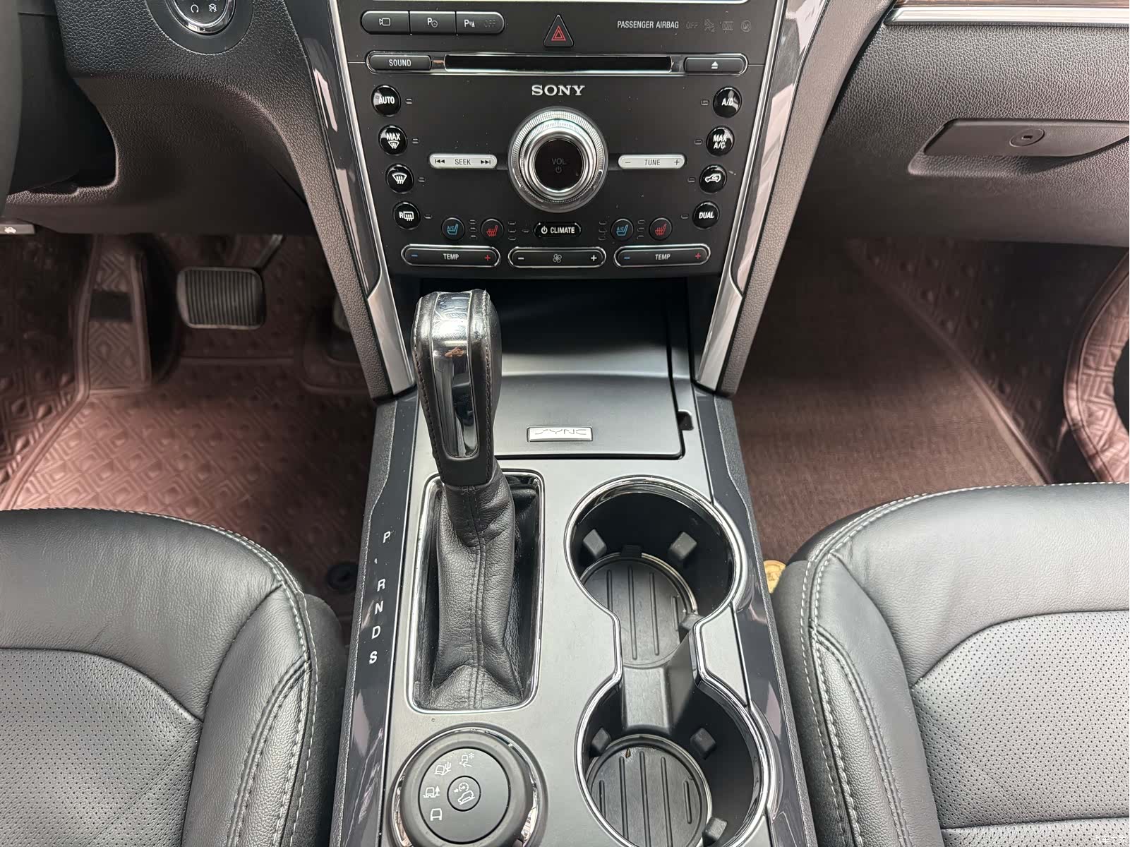 Ford Explorer, 2018 15