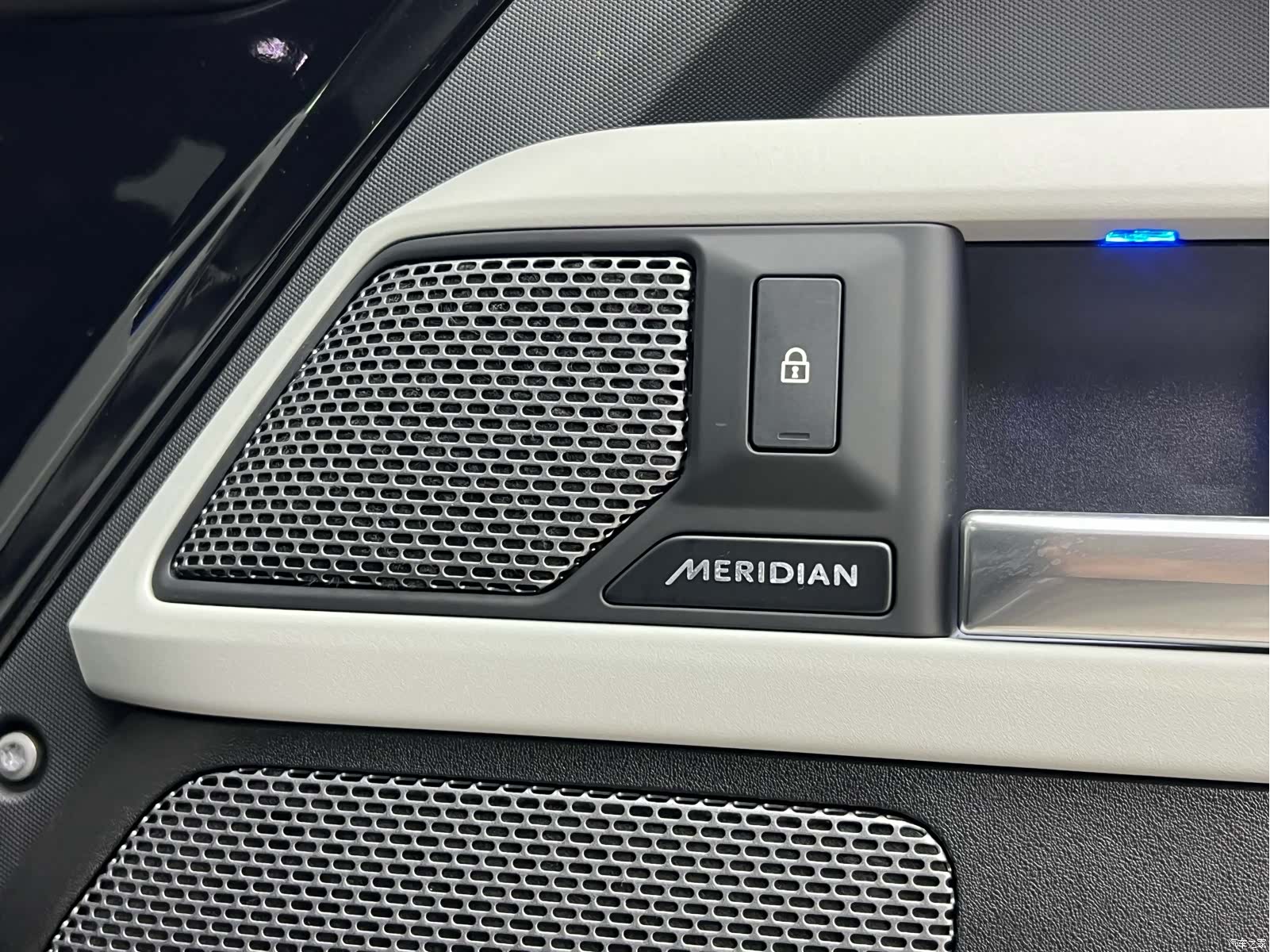 Land Rover Defender, 2022 18