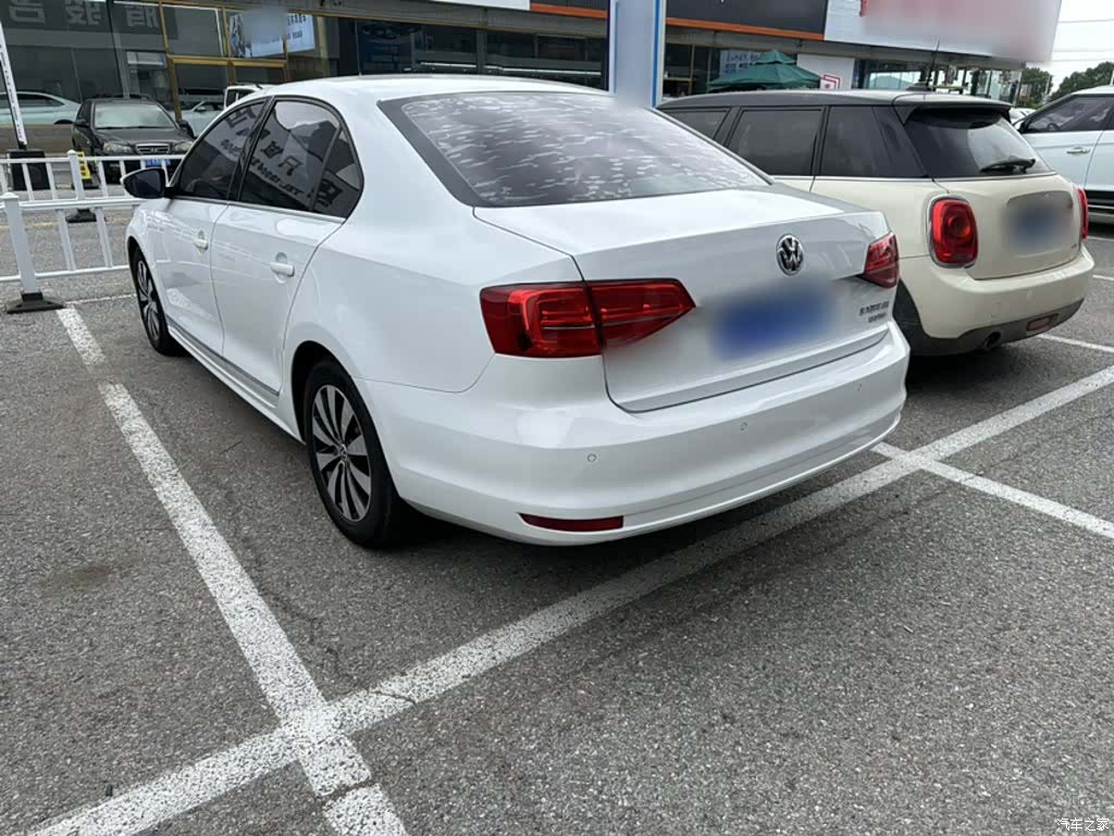 Volkswagen Sagitar, 2017 все фото