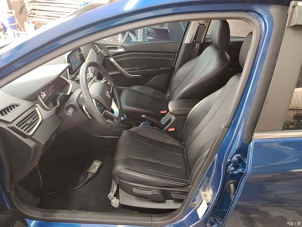 Wuling 310W, 2021 15