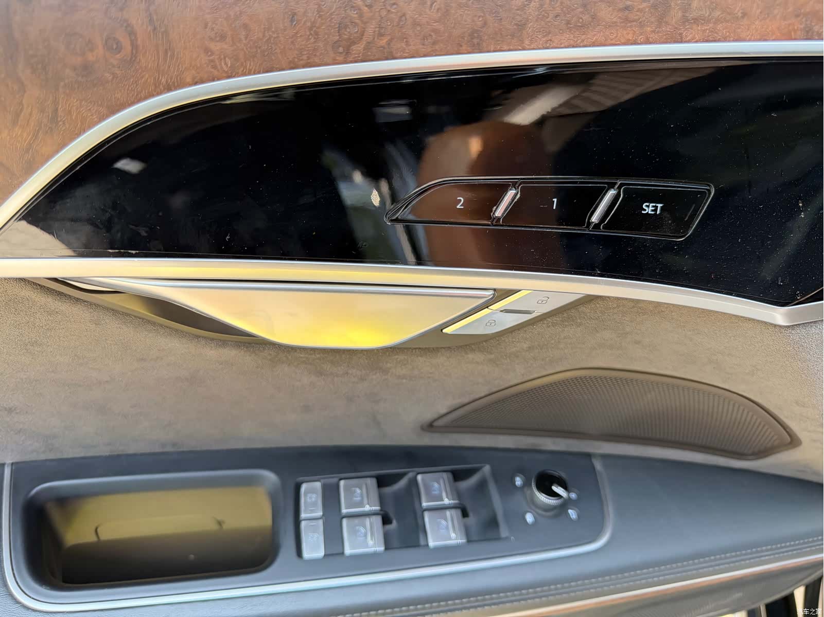 Audi A8L, 2022 4