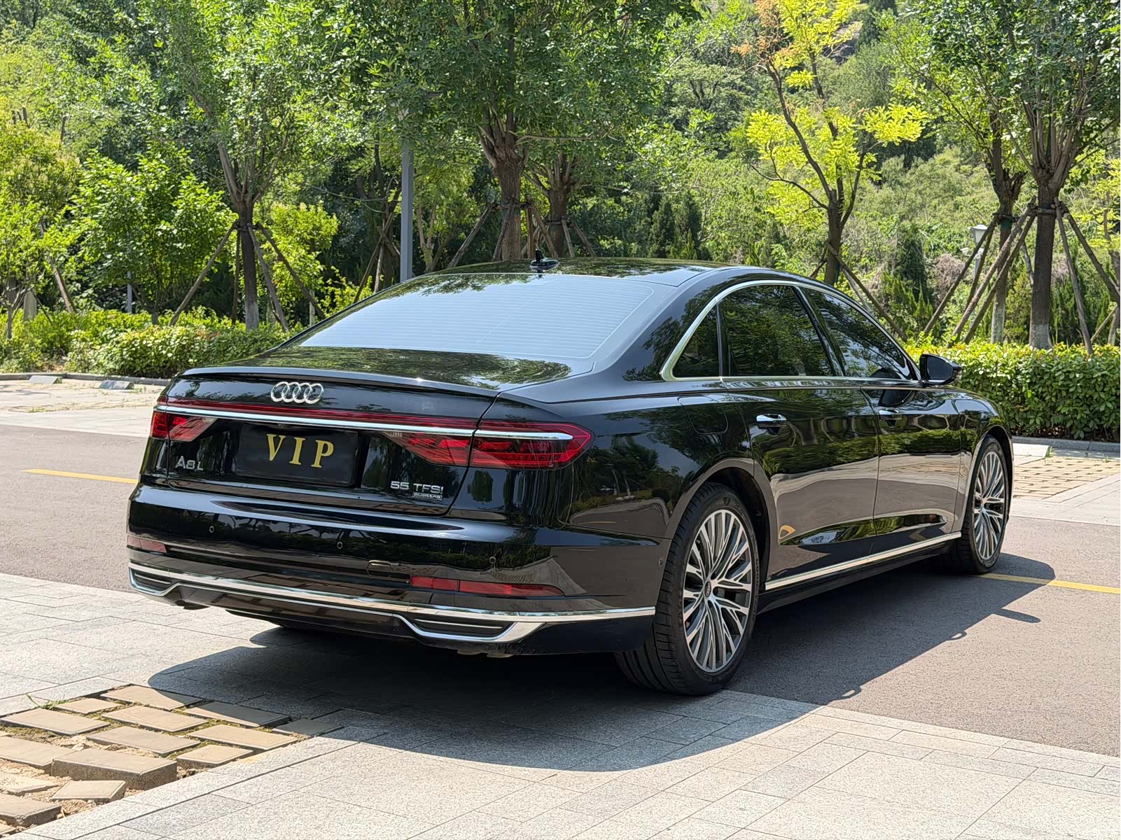 Audi A8L, 2022 21