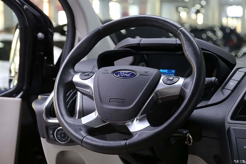 Ford Tourneo, 2021 12