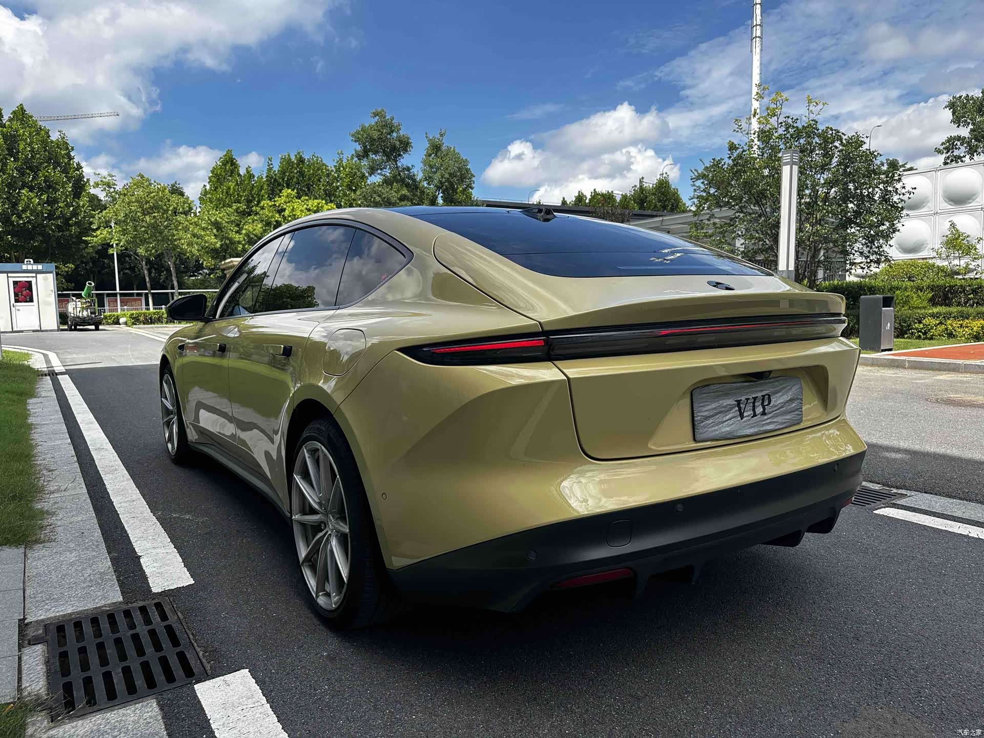 NIO ET5, 2023 10