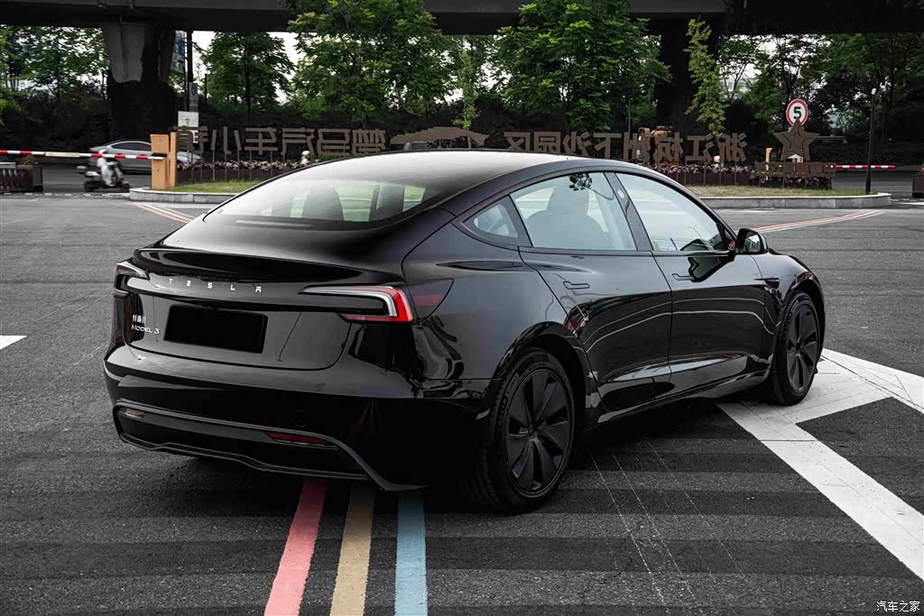 Tesla Model 3, 2024 8