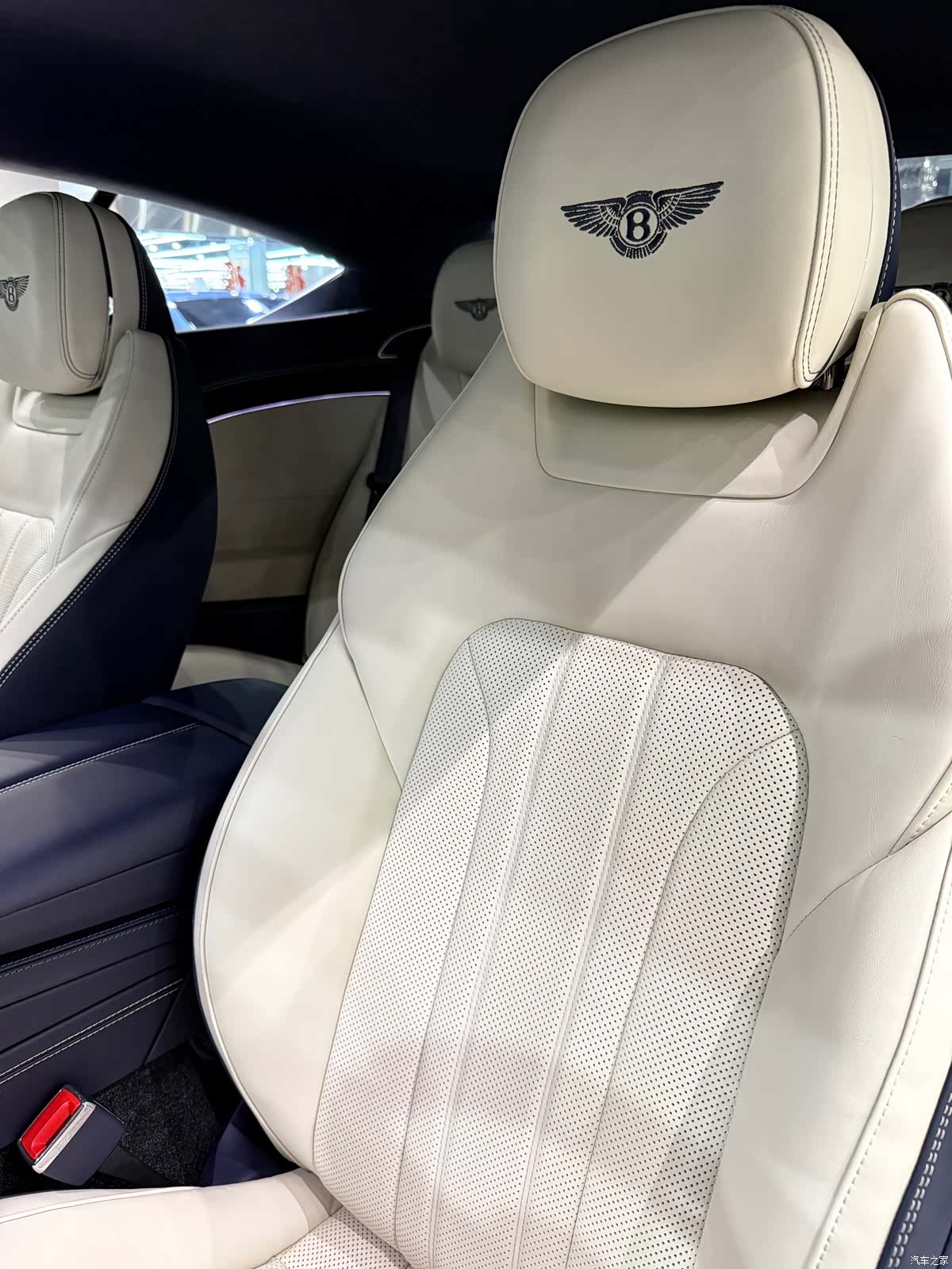 Bentley Continental GT, 2023 11