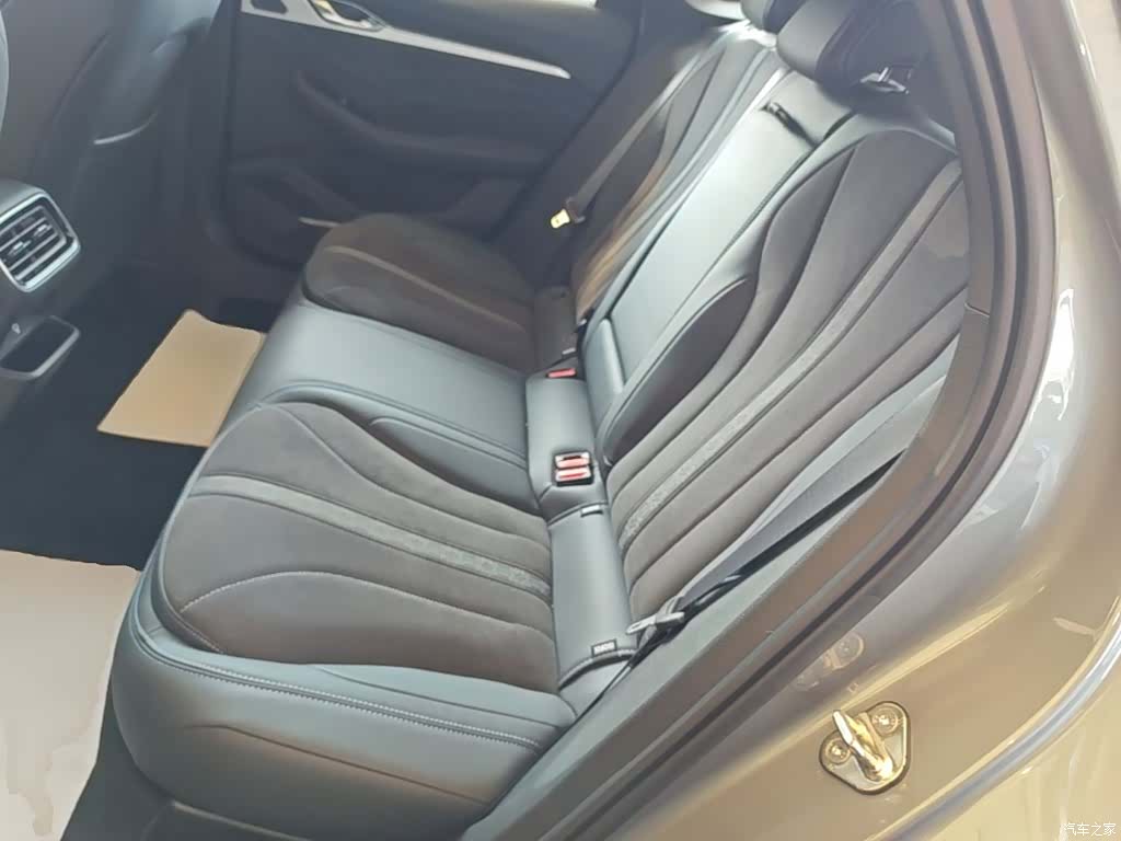Geely Preface, 2025 17