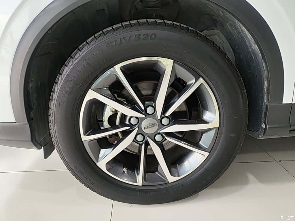 Geely Coolray, 2021 23
