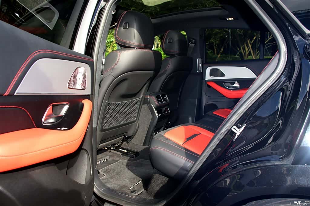 Mercedes-Benz GLE, 2025 11