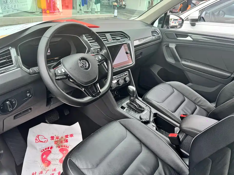 Volkswagen Tiguan Volkswagen Tiguan