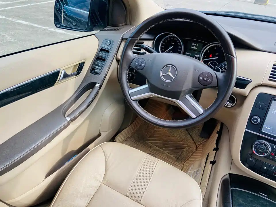 Mercedes-Benz R-class