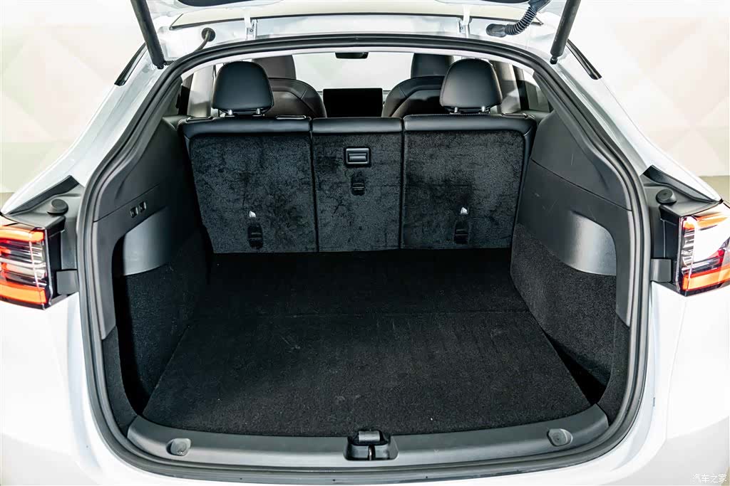 Tesla Model Y, 2024 25