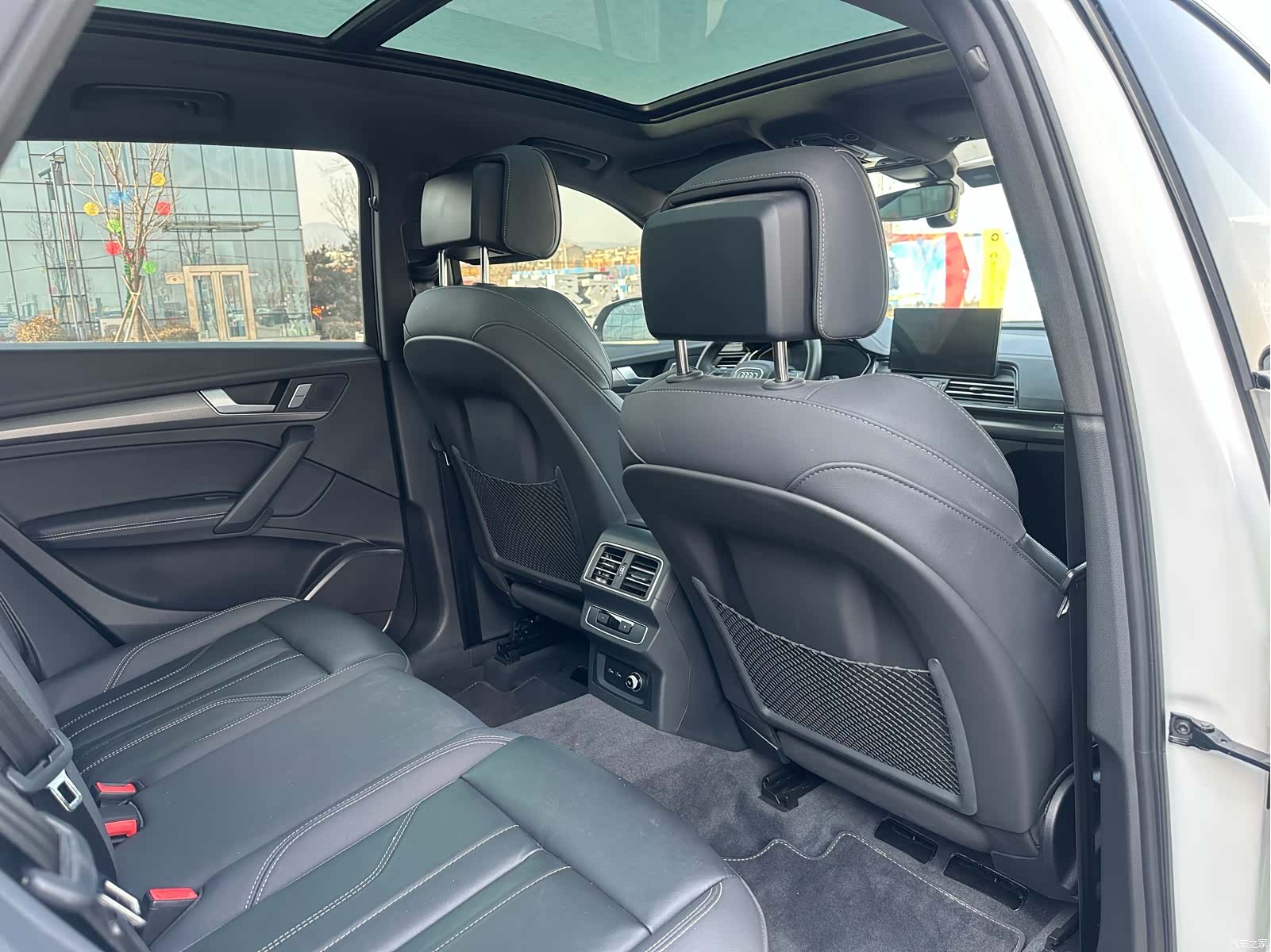 Audi Q5L, 2024 11