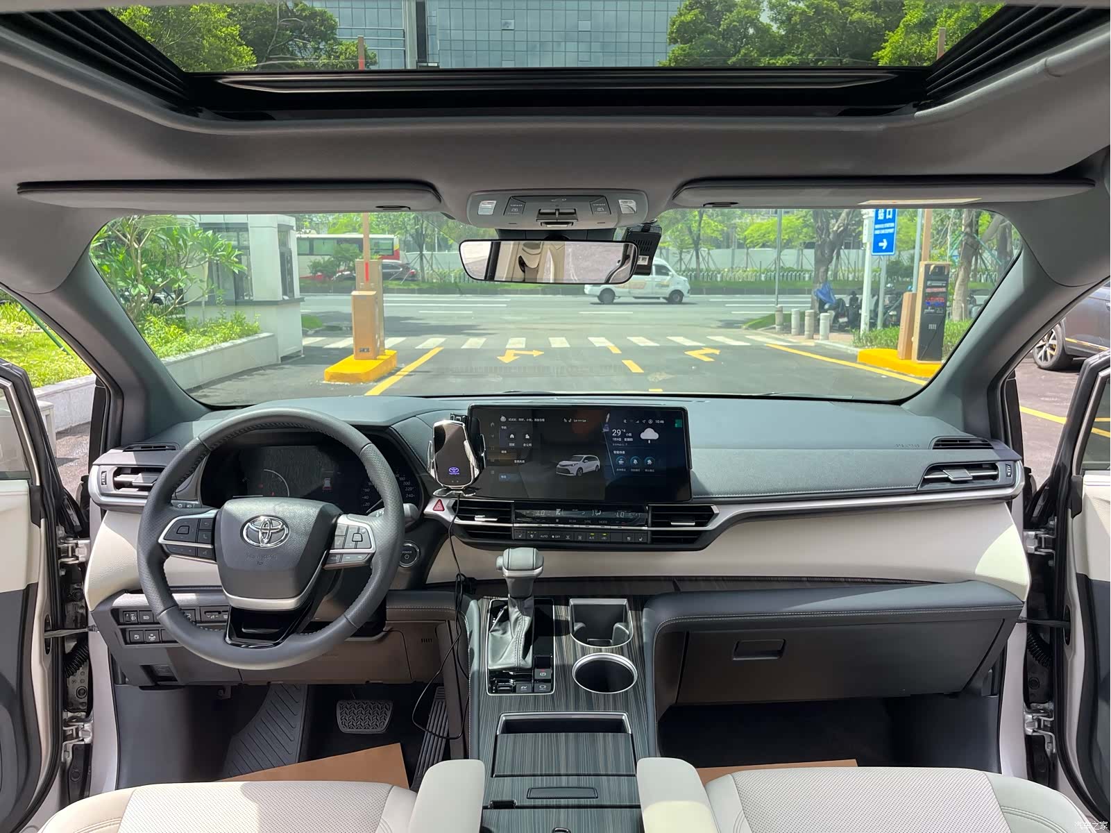 Toyota Sienna, 2025 17
