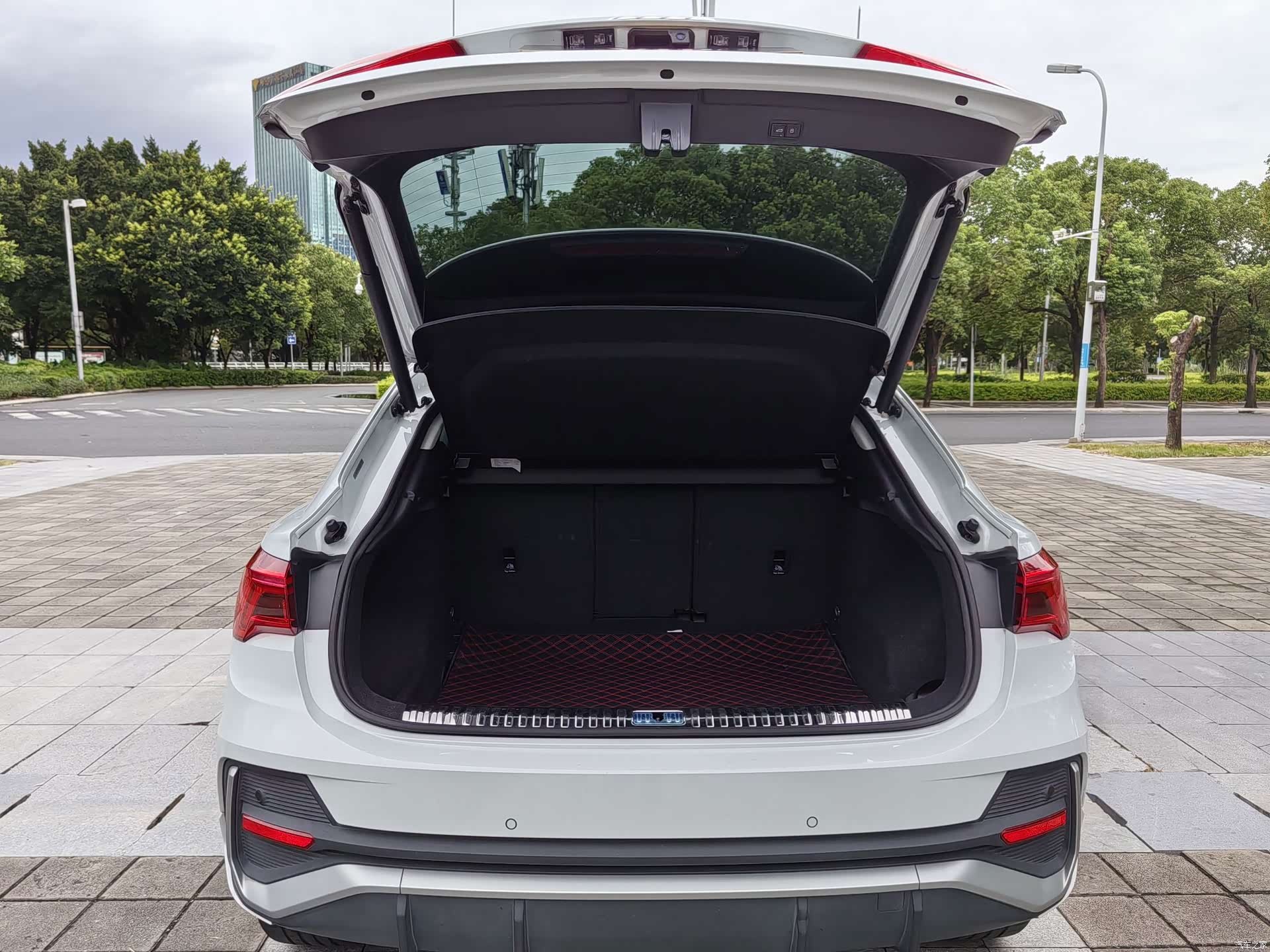 Audi Q3, 2021 11