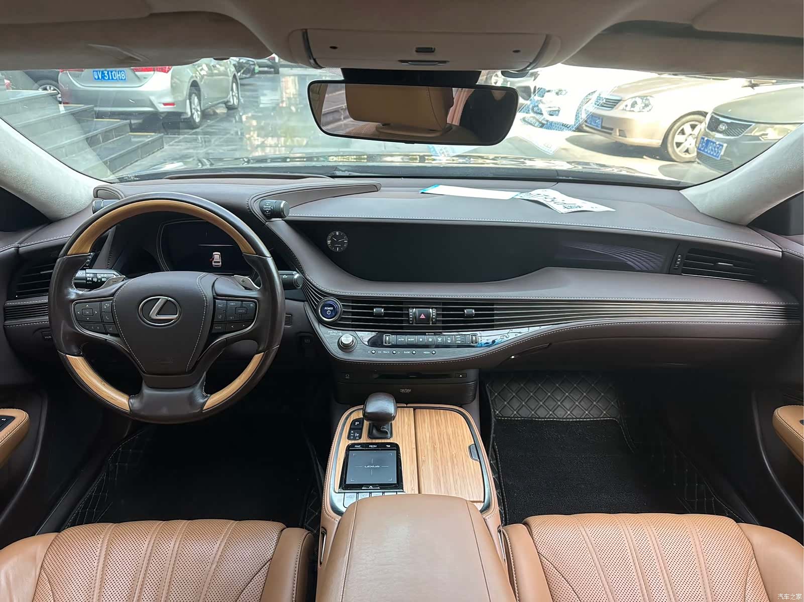 Lexus LS, 2019 все фото