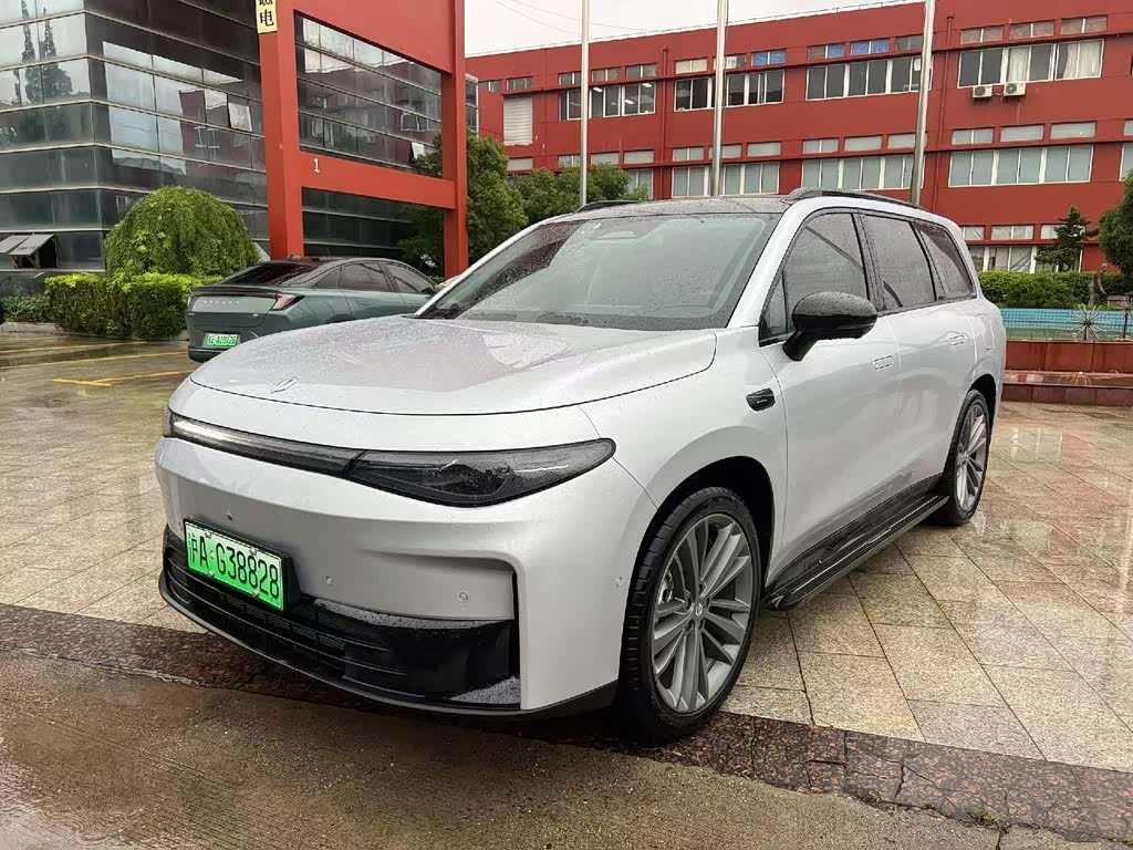 Leapmotor C16