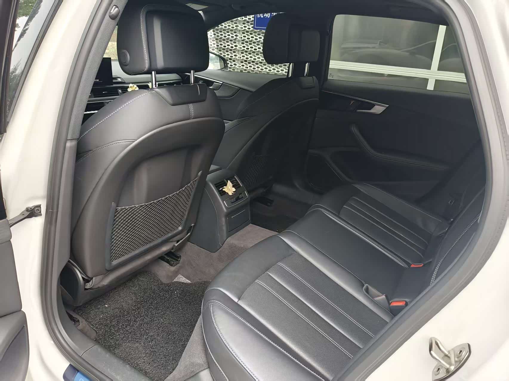 Audi A4L, 2023 4