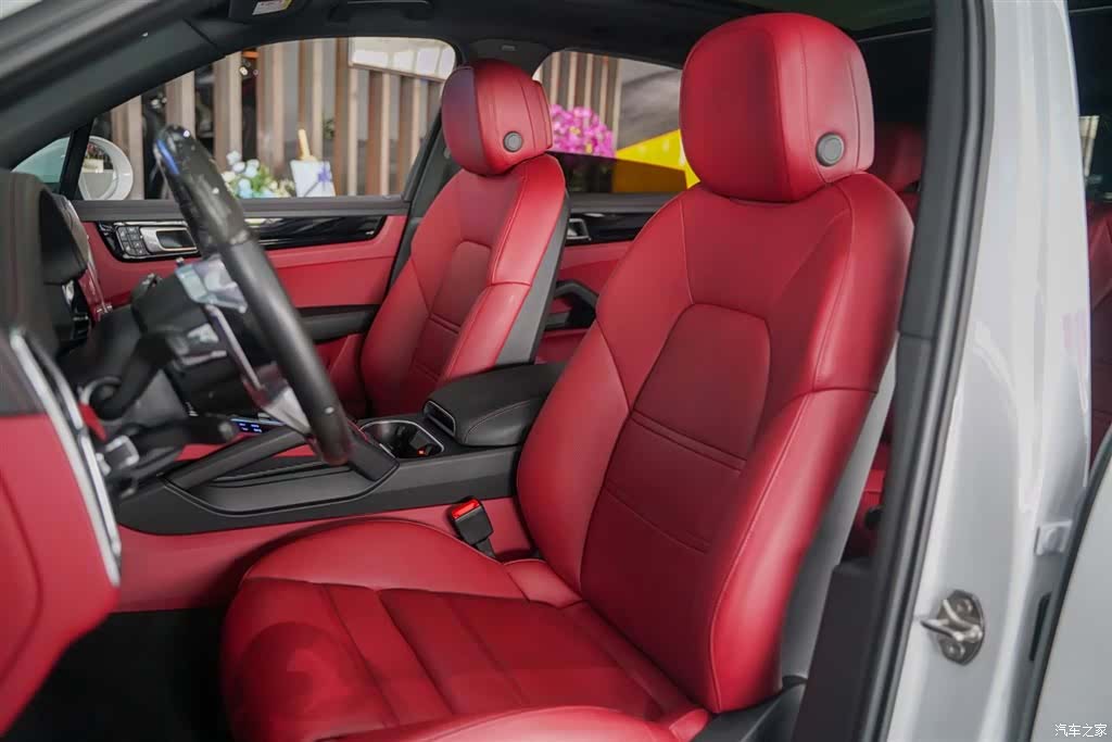 Porsche Cayenne, 2023 13