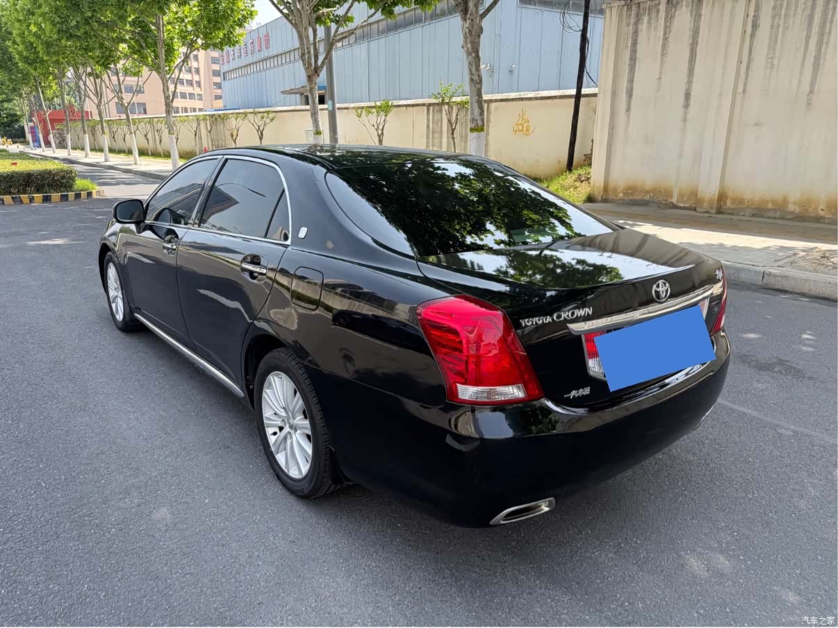 Toyota Crown, 2012 7