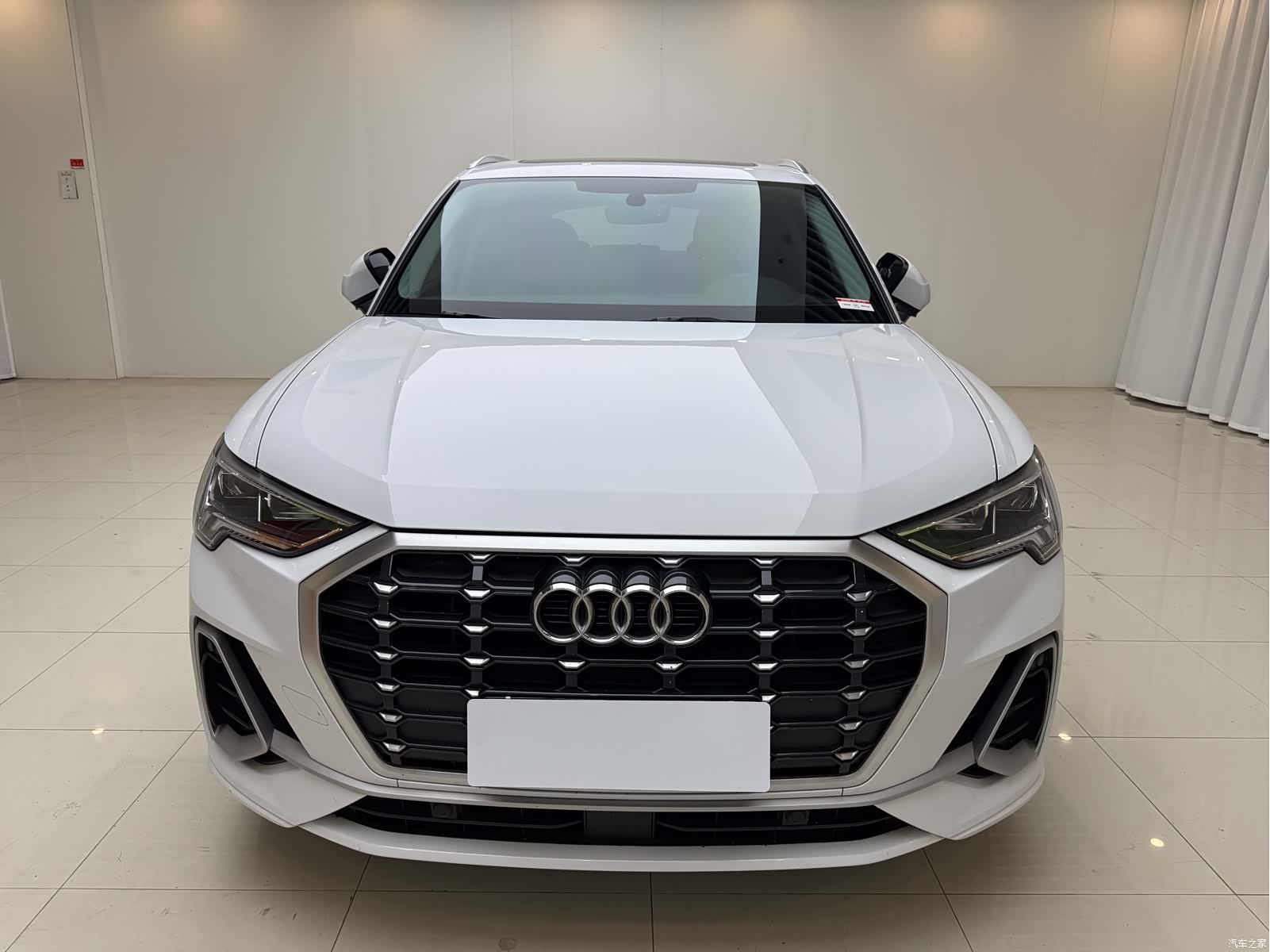 Audi Q3, 2022 2