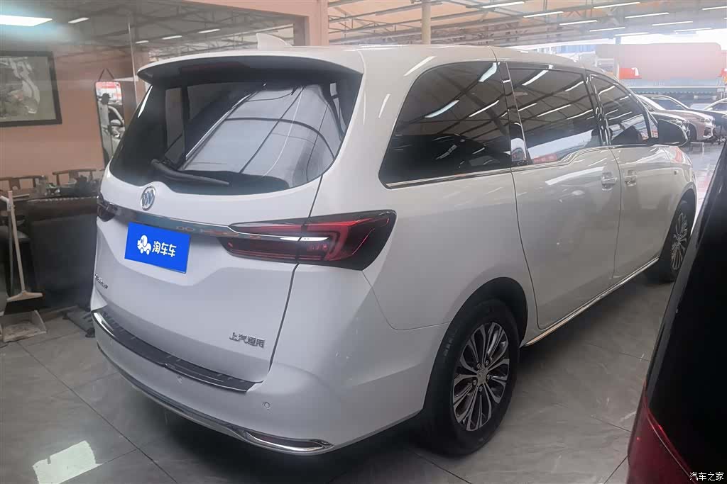 Buick GL8, 2022 3