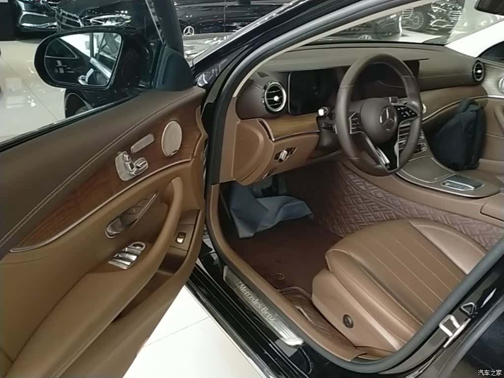 Mercedes-Benz E-Class, 2022 16