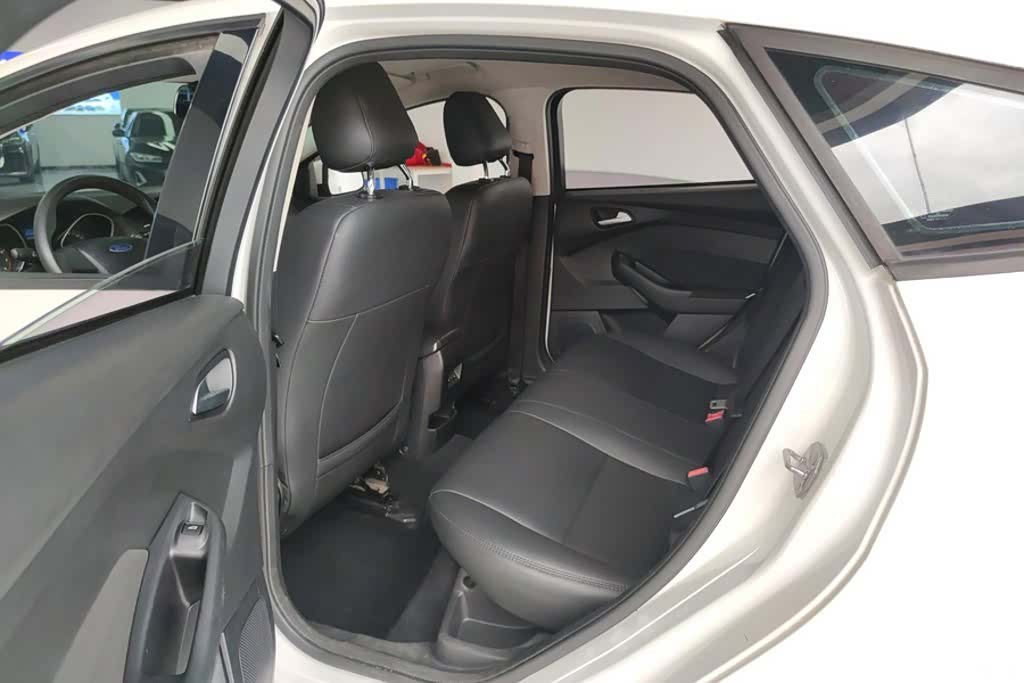 Ford Focus, 2016 11