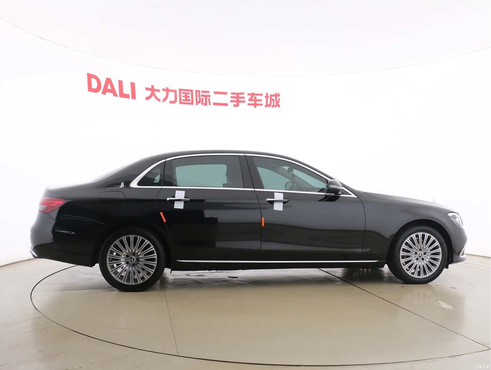 Mercedes-Benz E-Class, 2023 14