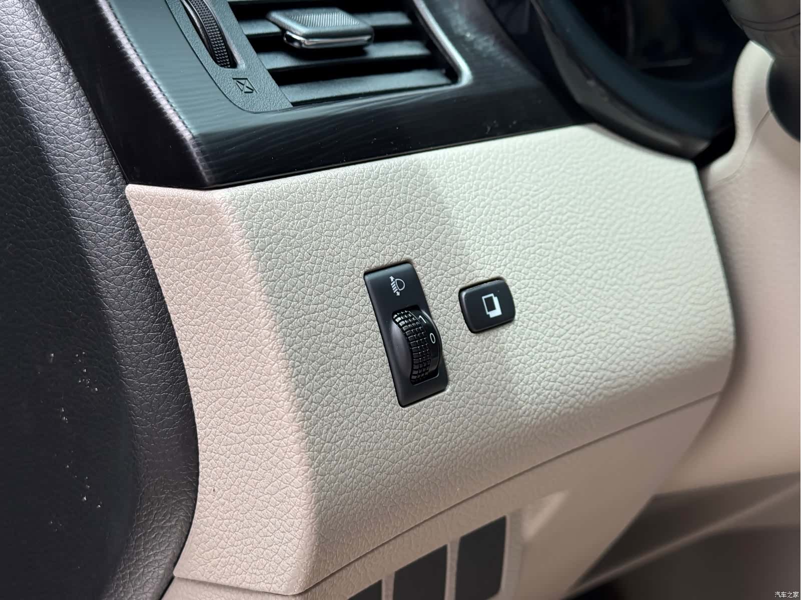 Nissan Tiida, 2012 14