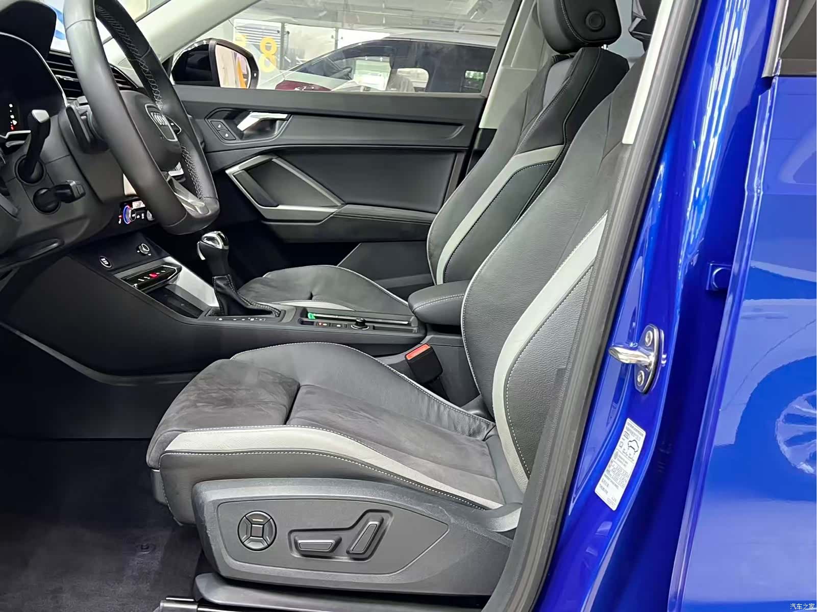 Audi Q3, 2023 18