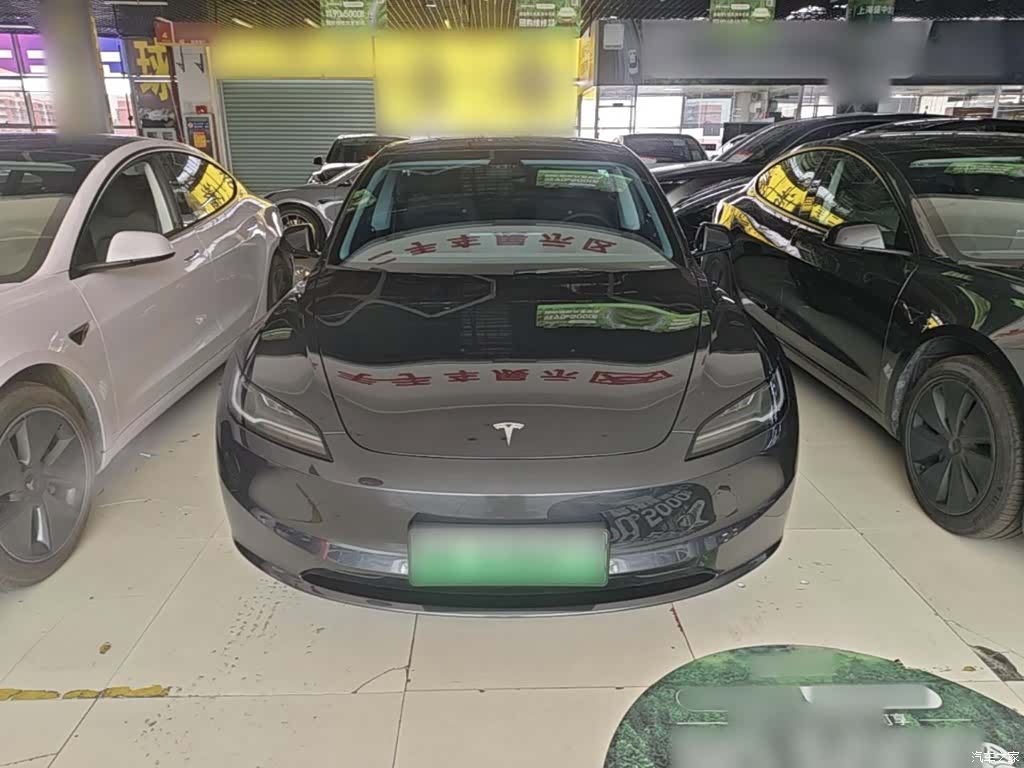 Tesla Model 3, 2025 3