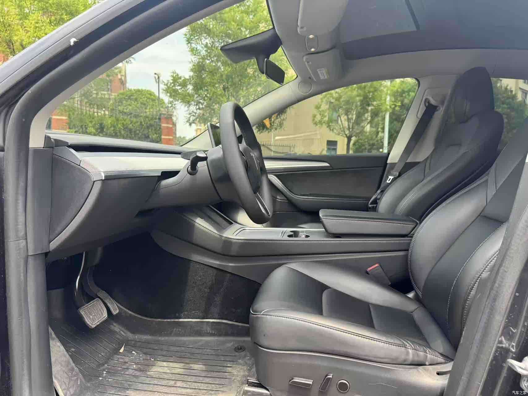 Tesla Model Y, 2024 4