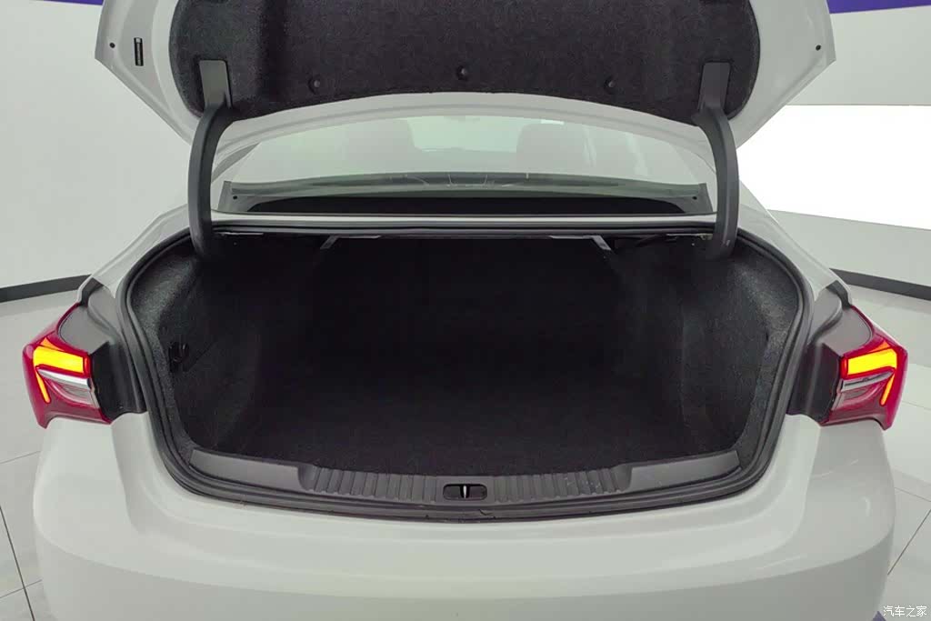 Buick Verano, 2021 4