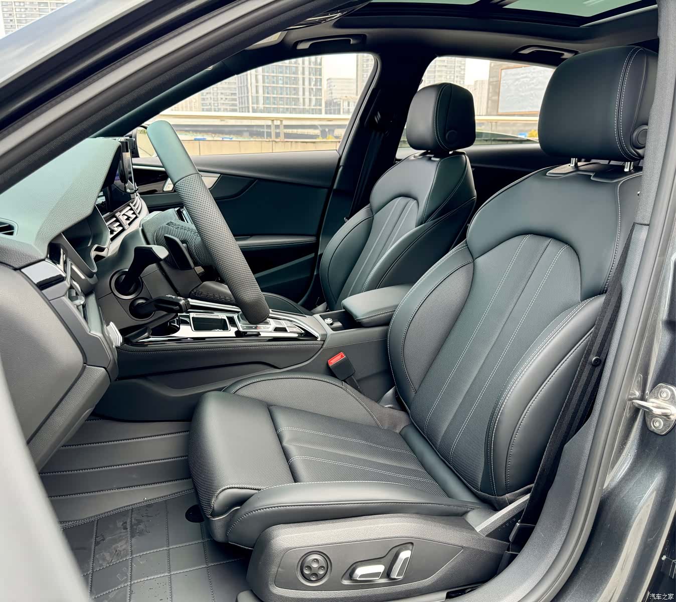 Audi A4L, 2025 все фото